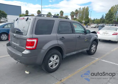 2010 Ford Escape Xlt z USA, uszkodzony, nr VIN 1FMCU0D74AKB65835